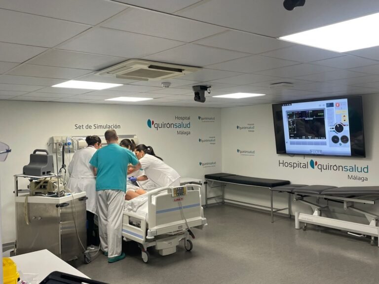 Read more about the article La sala de simulación en los centros SESSEP: Mejorando la formación y calidad asistencial en el Hospital Quirónsalud Málaga